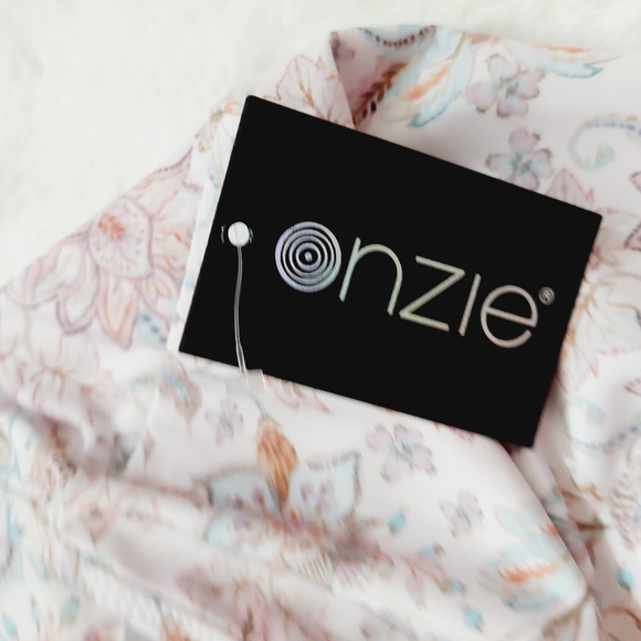 NEW Onzie Pink and White Floral Yoga Stretchy Comfy Athleisure Leggings P1364 - Picture 6 of 10